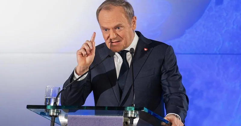 Туск назвал фатальной комбинацией отставку Ермака и встречу Орбана с Путиным Minval Politika