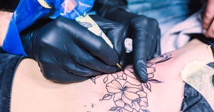 “Tatu və dəri xərçəngi: alimlər xəbərdarlıq edir“ Elmi tədqiqat