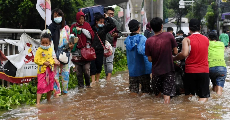 303 nəfər təbii fəlakətin qurbanı oldu