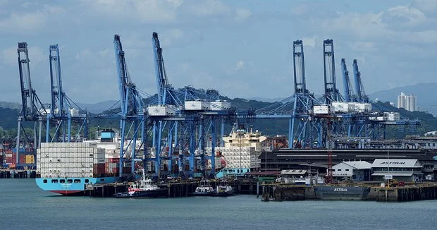 Çin Panama kanalının iki yeni limanının tikintisinə maraq göstərir