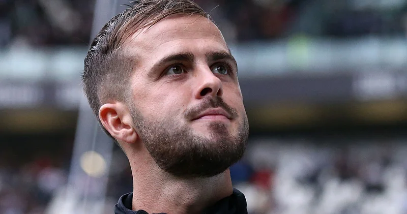 Məşhur futbolçu agent olmaq istəyir