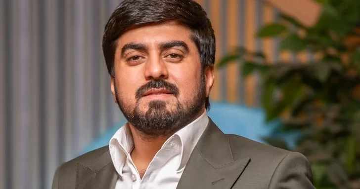 Инцидент в прямом эфире: из за певца Пюнхана Пириева на телеканал прибыла полиция