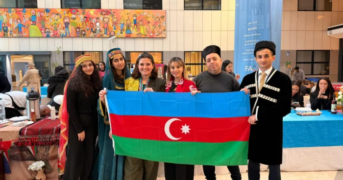 Azərbaycan Romadakı xeyriyyə bazarında təmsil olunub