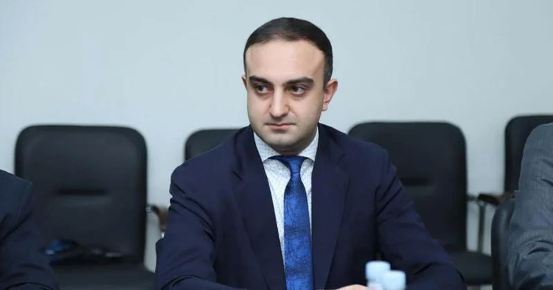 “Konstitusiyadan preambulanın çıxarılması Paşinyandan asılıdır” Nazir müavini