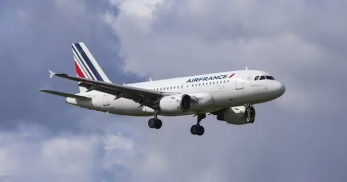 “Air France” 35 aviareysi ləğv edib