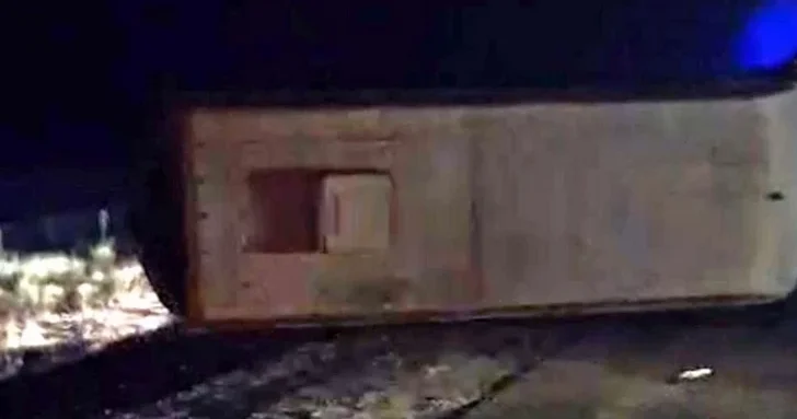 Детская футбольная команда попала в ДТП: автобус опрокинулся в Челябинской области РФ