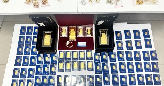 Azərbaycana qanunsuz 11 kiloqrama yaxın qızıl gətirilməsinin qarşısı alınıb