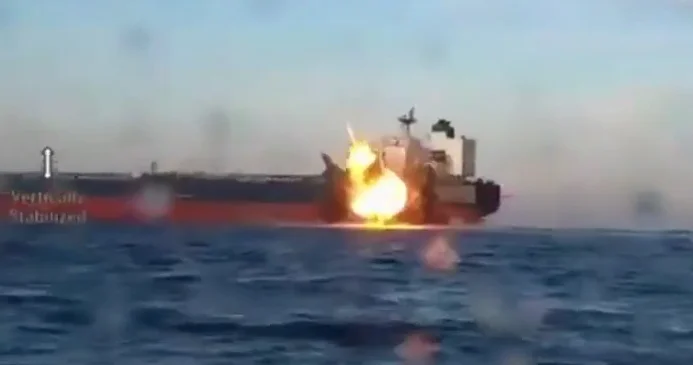 Qara dənizdə vurulan gəminin vurulma anı Anbaan video
