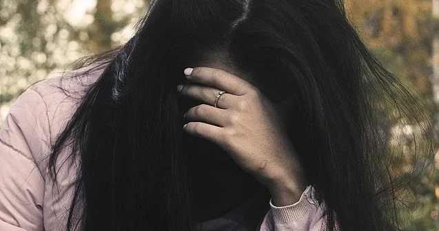 Aylıq 440 manat alimenti ödəməyən ana məhkəməyə verildi 500 manat da cərimələndi