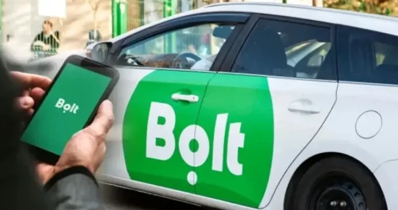 Qudurublar, qardaşın zadın deyiləm Taksi sürücüsü uşağına görə ananı təhqir etdi VİDEO