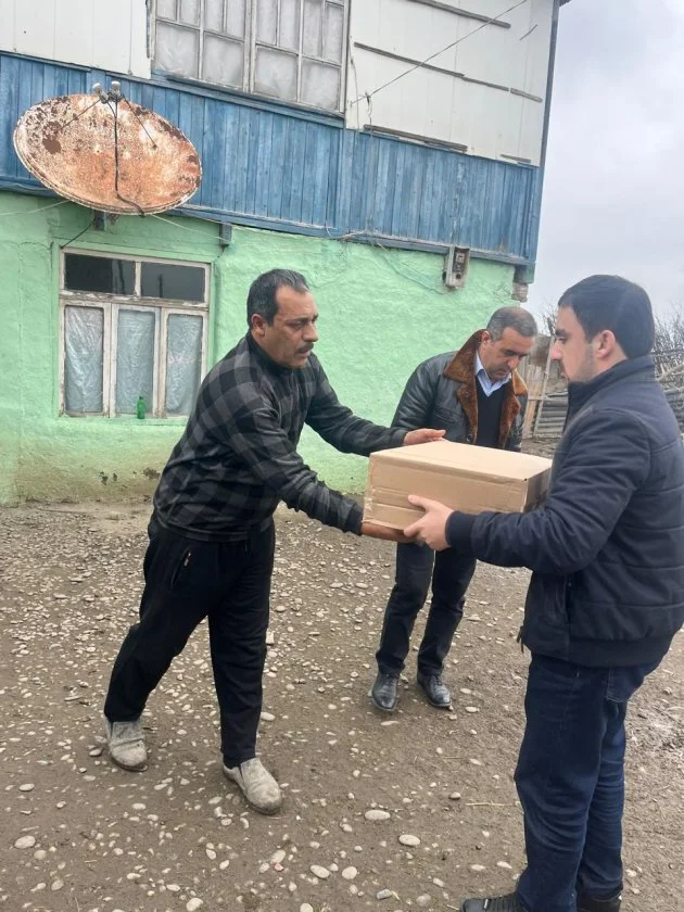 Deputat Mahir Süleymanlının təşəbbüsü ilə aztəminatlı ailələrə bayram sovqatı paylanılıb