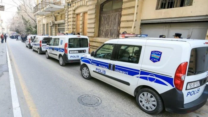 Polis Sabunçuda əməliyyat keçirdi: 8 nəfər saxlanıldı FOTO