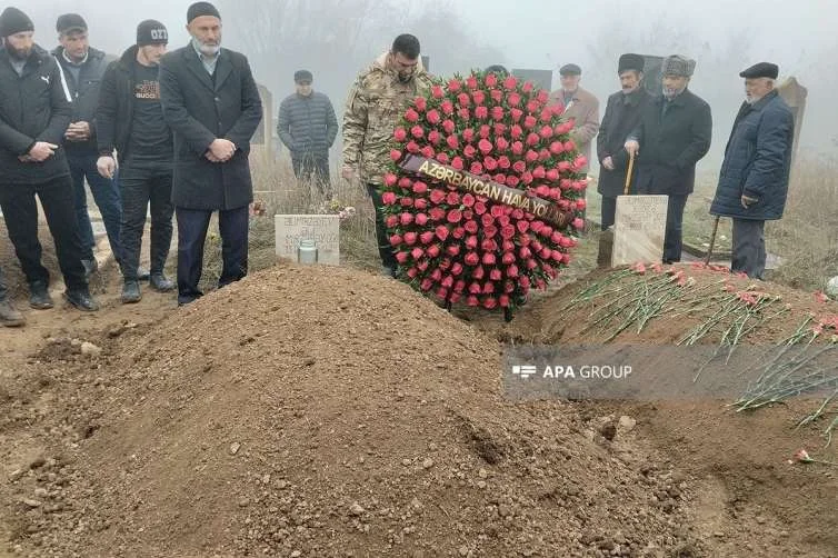 Qəzada həlak olan Əli bacısının yanında dəfn olundu FOTO