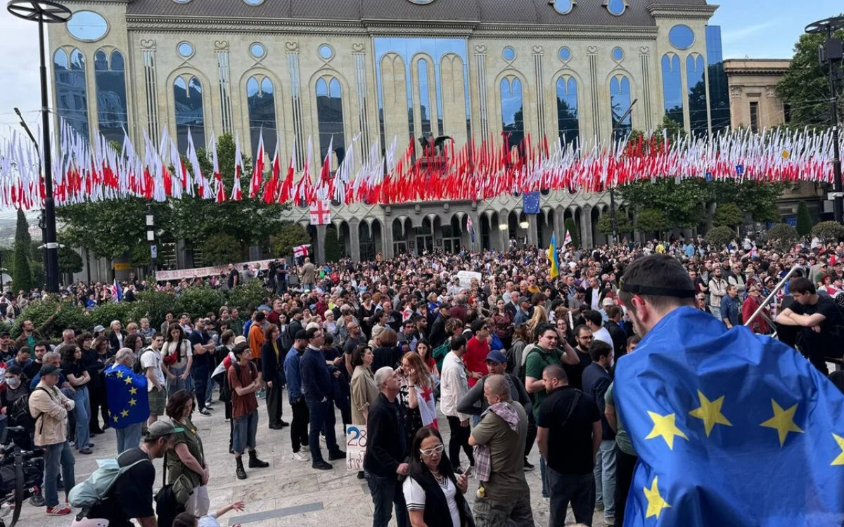 Səkkiz Avropa ölkəsi Gürcüstanı yeni seçkilər keçirməyə ÇAĞIRDI