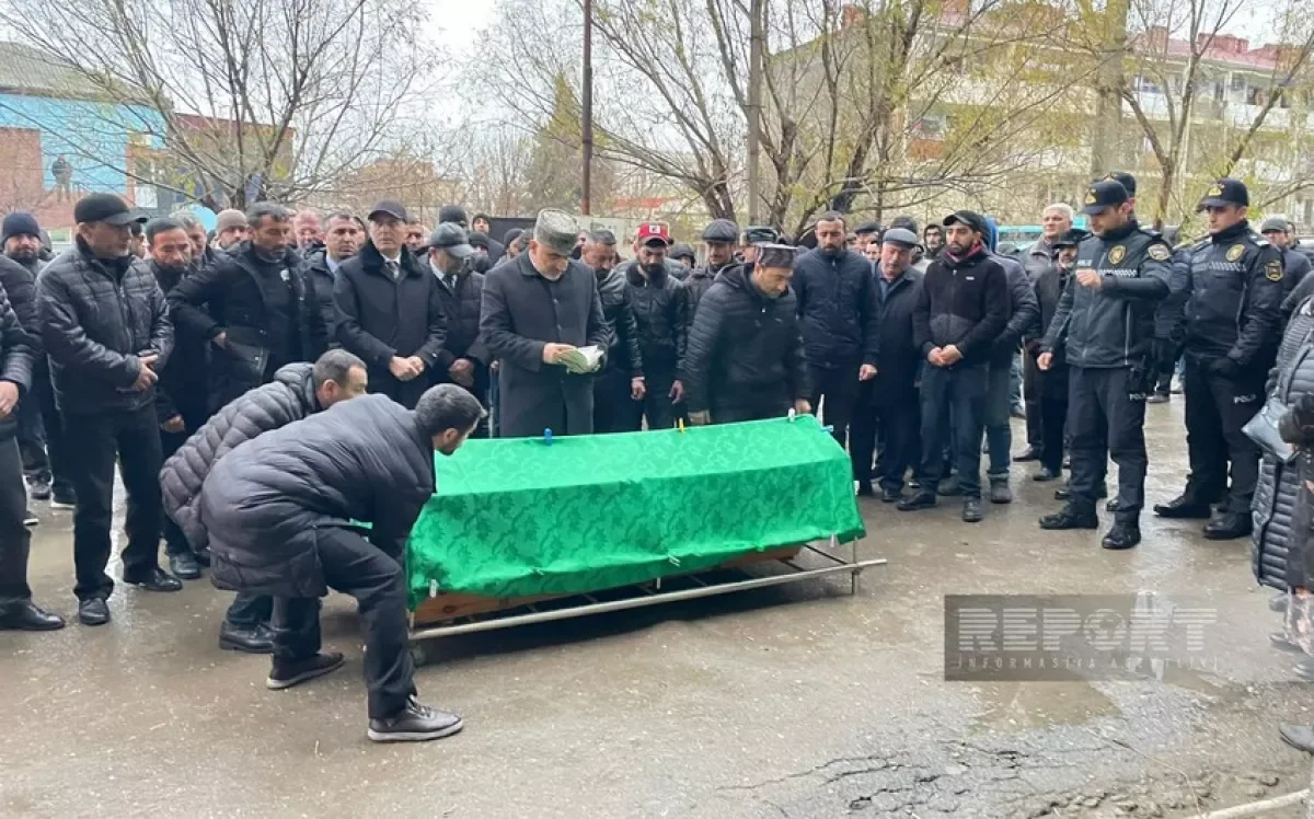 В поселке Мехдиабад похоронена погибшая в авиакатастрофе Лейла Байрамова