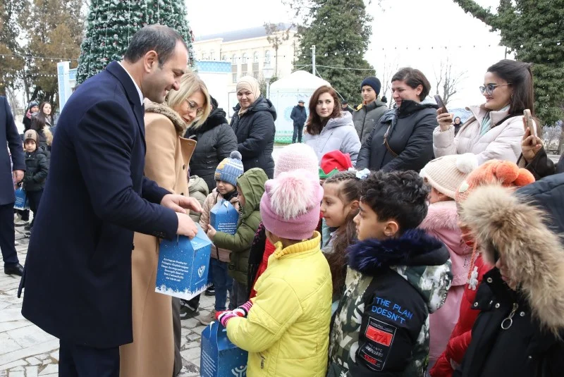 AHİK uşaqları sevindirdi FOTOLAR