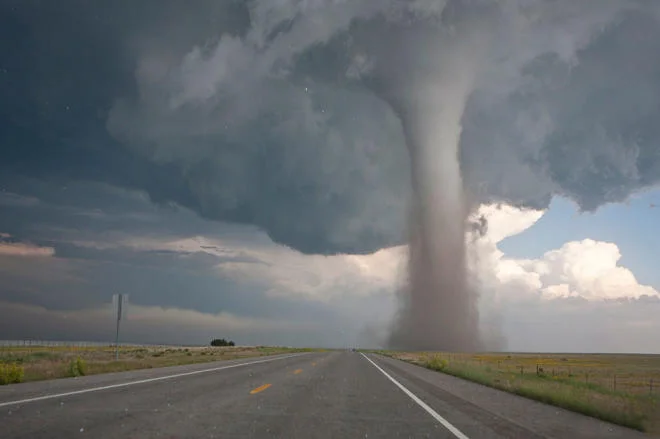 ABŞda tornado: 2 nəfər öldü, 6ı yaralandı