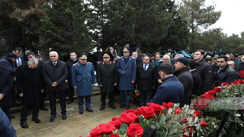 Təyyarə qəzasında həlak olan pilotlar dəfn olundu (FOTO/VİDEO/YENİLƏNİB)