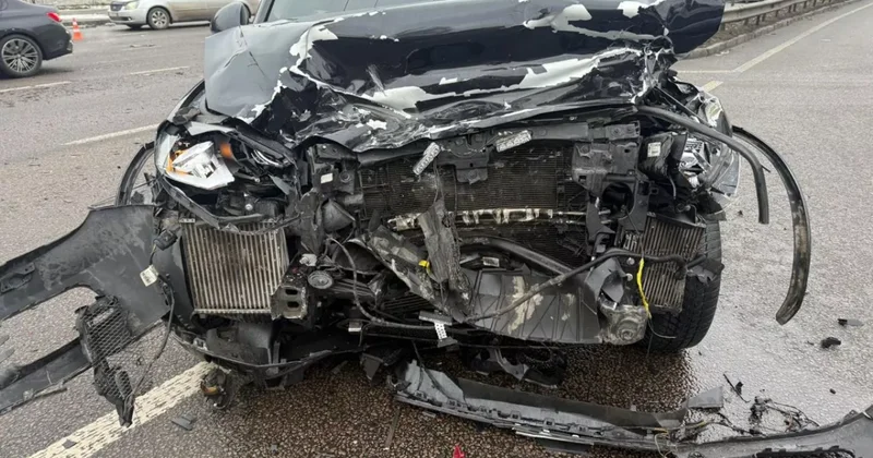 В Киеве военный протаранил автомобиль ФОТО, ВИДЕО