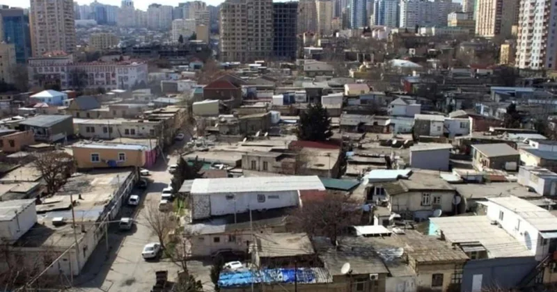 Kubinkada evləri sakinlərin başına uçururlar GÖRÜNTÜLƏR