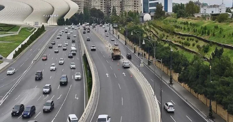 Sürücülərin başına bəla olan sürprizlər Polisə deməlidirlər