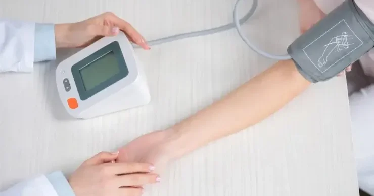 Qan təzyiqinizi səssizcə qaldıran həftəsonu vərdişləri