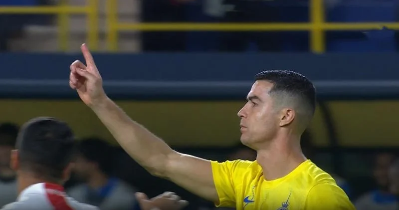 Kriştiano Ronaldo: 1000 qol vurana qədər futbol oynayacam