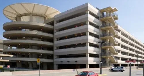 Çoxmərtəbəli parkinqlər Bakıda tıxacı azalda bilər TƏKLİF