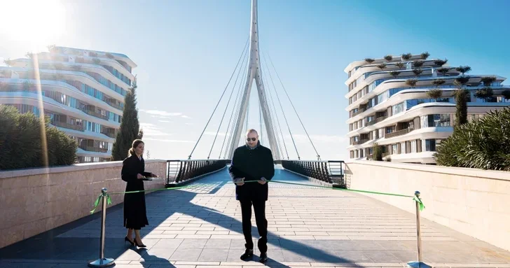 Президент Азербайджана поделился кадрами с визита в Баку Белый город