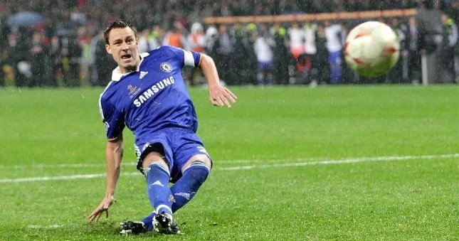 Çempionlar Liqasının finalında geyindiyi formanı hərraca çıxardı