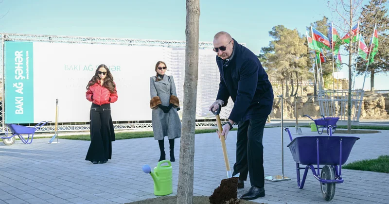 Yeni parkdakı ilk palıd ağacını Prezident əkdi GÖRÜNTÜLƏR