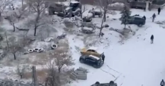 Внезапный снегопад вызвал хаос на дорогах в Турции ВИДЕО