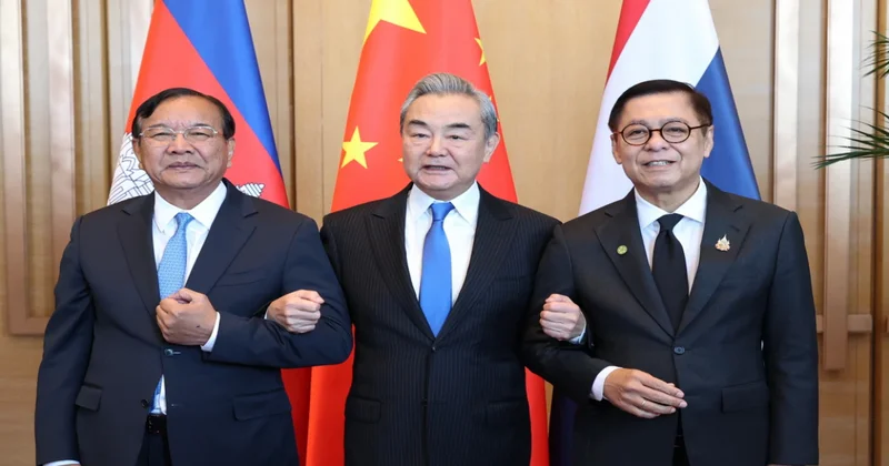 Çin Kamboca və Tailandın xarici işlər nazirlərini bir araya gətirib