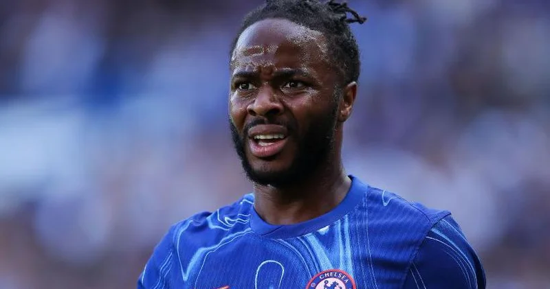 Sterlinq İngiltərədə klub dəyişdirir