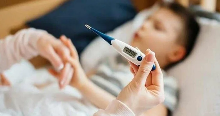 Uşaqlar arasında təhlükəli virus yayılıb Xəstəxanalar dolub, bəzi dərmanlar tapılmır