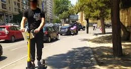Skuterlər avtobus zolağına daxil ola bilər?