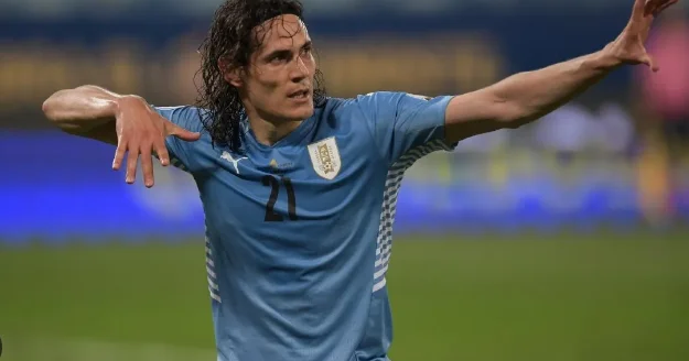 Tanınmış hücumçu karyerasını bitirdi