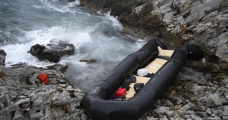 Samos adası yaxınlığında miqrant qayığı batdı: Ölənlər və itkin düşənlər var