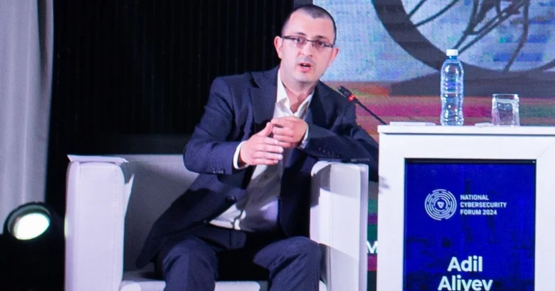 Adil Əliyev: Mobil telefon sizi “dinləmir”, sizi “tanıyır”