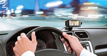 “Avtomobil idarə edərkən danışmaq göz hərəkətlərini yavaşladır”