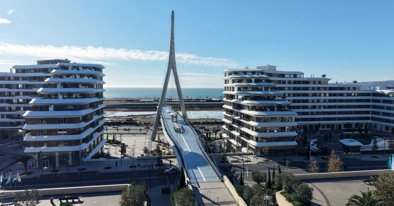 Ильхам Алиев с семьей посетили территорию Белого города в Баку ФОТО