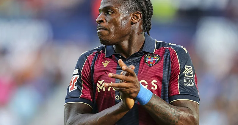 Barselona Levandovskinin yerinə yeni hücumçu tapıb