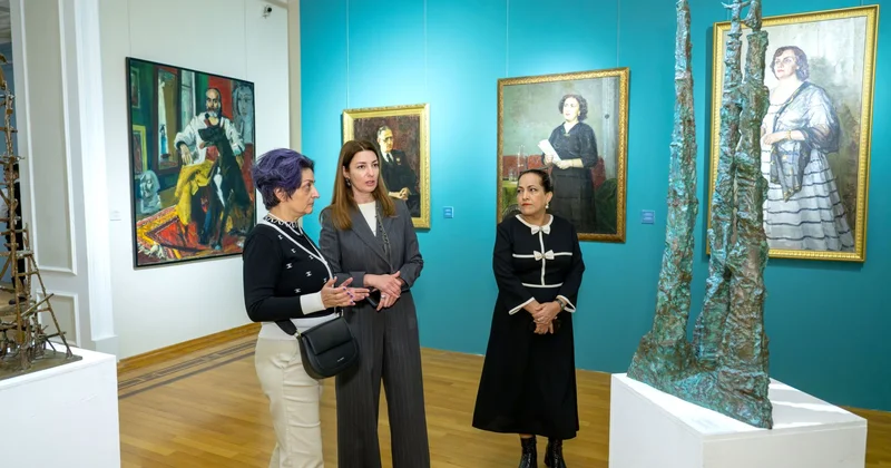 Состоялось открытие выставки, посвящённой 25 летию Азербайджанской академии художеств (ФОТО)