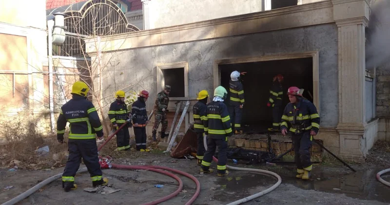 Gəncədə yeni tikilən obyekt yandı FOTO