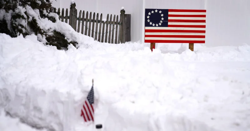 Жители США готовятся к мощному циклону бомбе