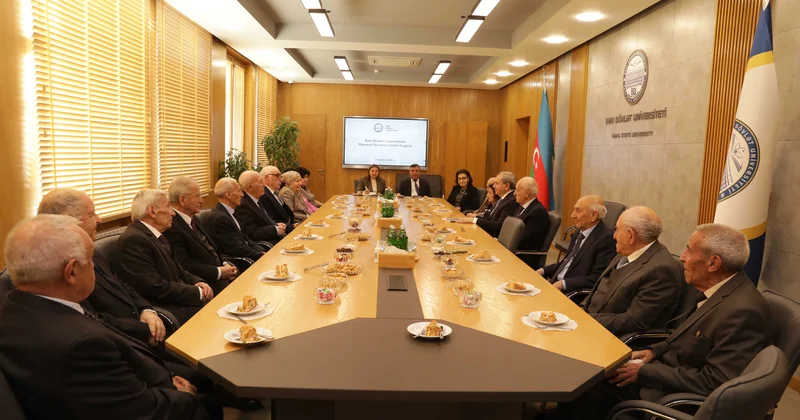 BDU rektoru Məşvərət Şurasının üzvləri ilə görüşüb
