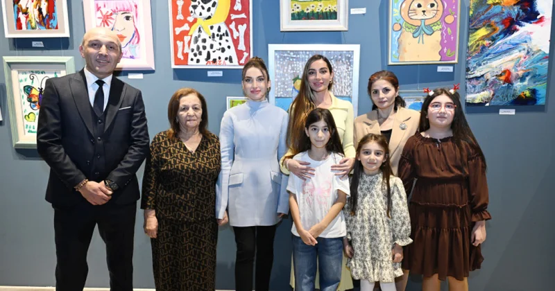 Arzu Əliyeva və Alena Əliyeva “Rənglərdə yaşanan 10 il” mövzusunda keçirilən sərgidə iştirak ediblər