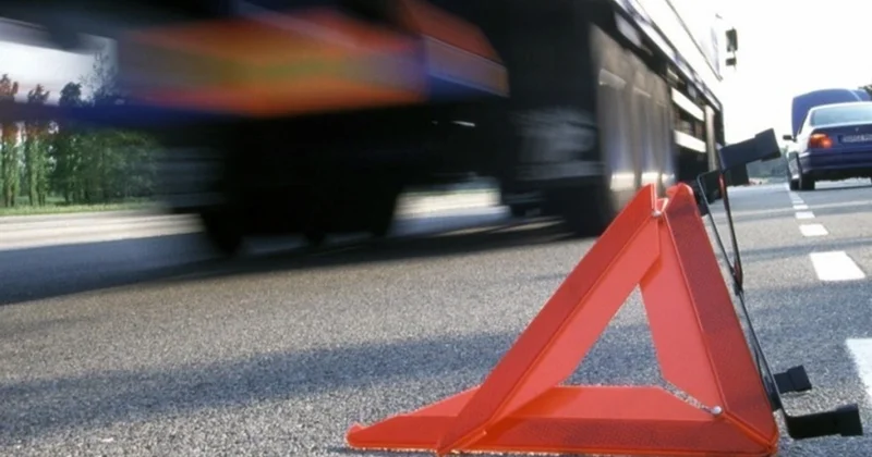 Biləsuvarda yanacaqla dolu avtomobil aşıb