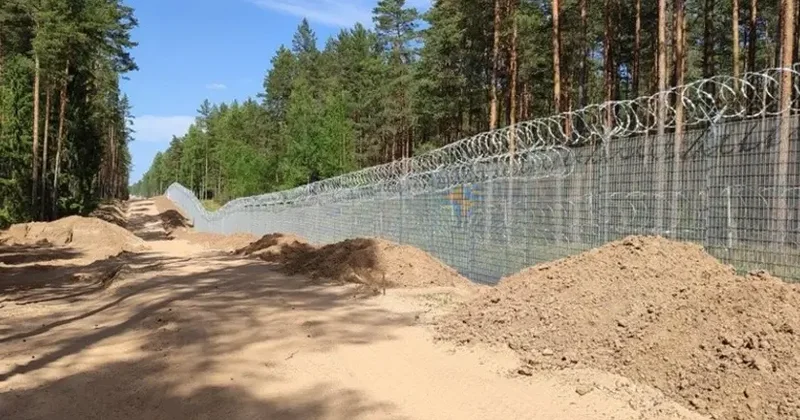 Latviya Rusiya ilə sərhəddə hasar tikintisini başa çatdırıb