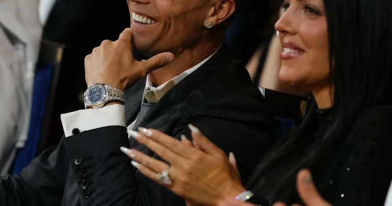 Kriştiano Ronaldo bu dəfə 700 min avroluq saatı ilə diqqət çəkdi